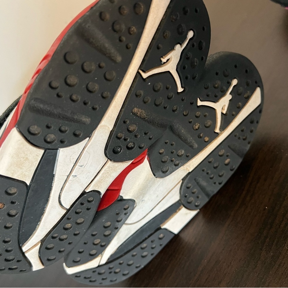 Jordan Black and Red Sneakers with Cross-Straps - Picture 5 of 6